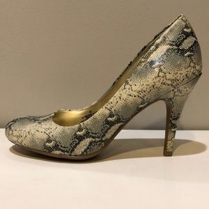 Mossimo snake skin heels